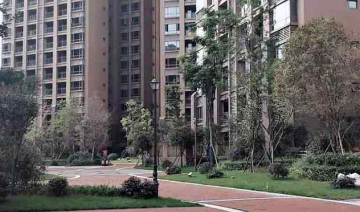 广汉市城西 翡翠郡 3室2厅2卫 103平米