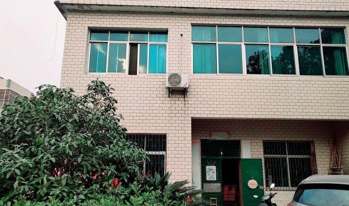 蕲春县濒湖公园 自建房 6室4厅3卫 275平米