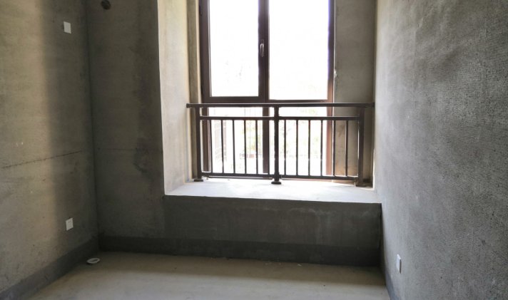 源汇区城西 建业二期云熙府 4室2厅2卫 145平米