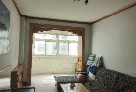 华西小区三室出租 家具齐全