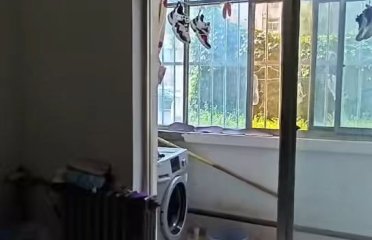 精装3室1厅1卫1阳台交通便利 舒适宜居