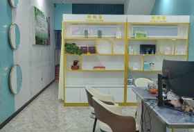 新县城人民南路复式2层半店铺 精装出租 适合做美容、办公等